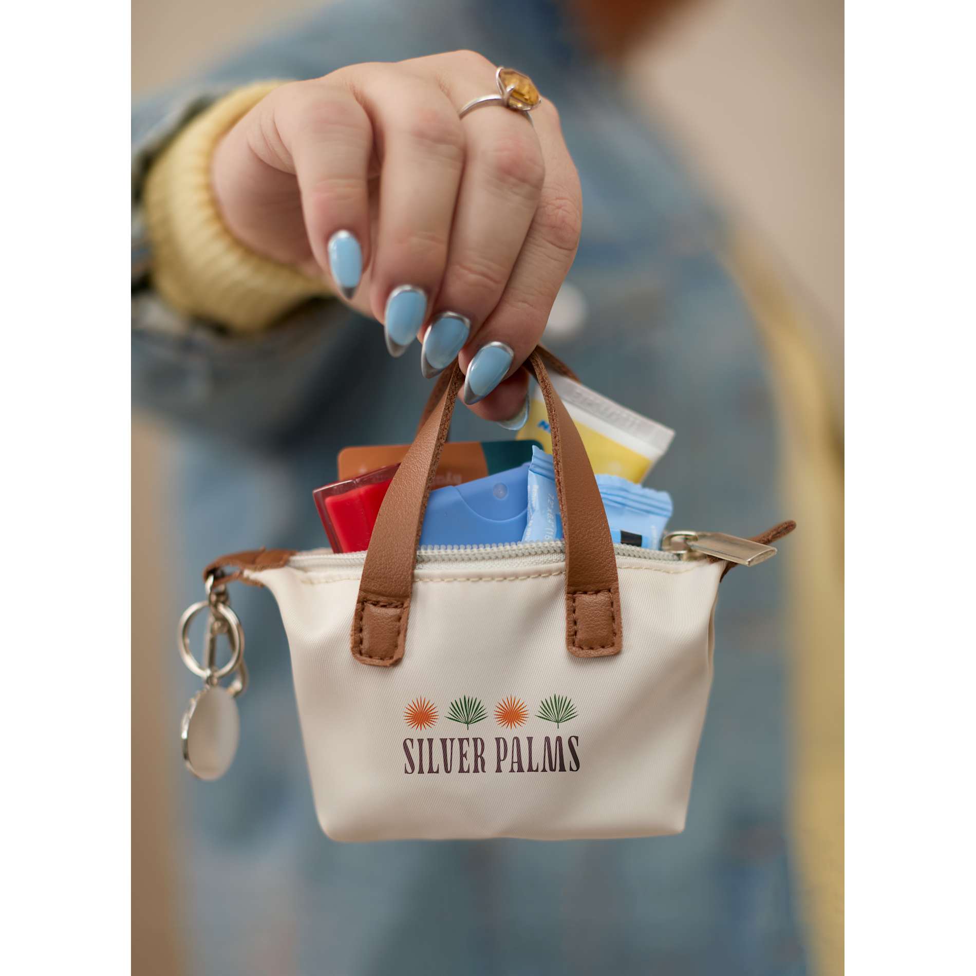 Mini Fontaine Tote Charm